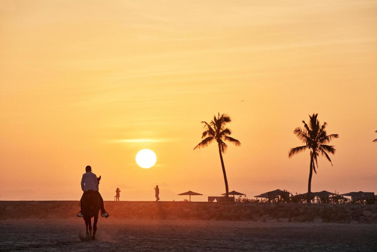 Fanar Hotel & Residences Salalah Exterior photo Sunset at Jumeirah Beach